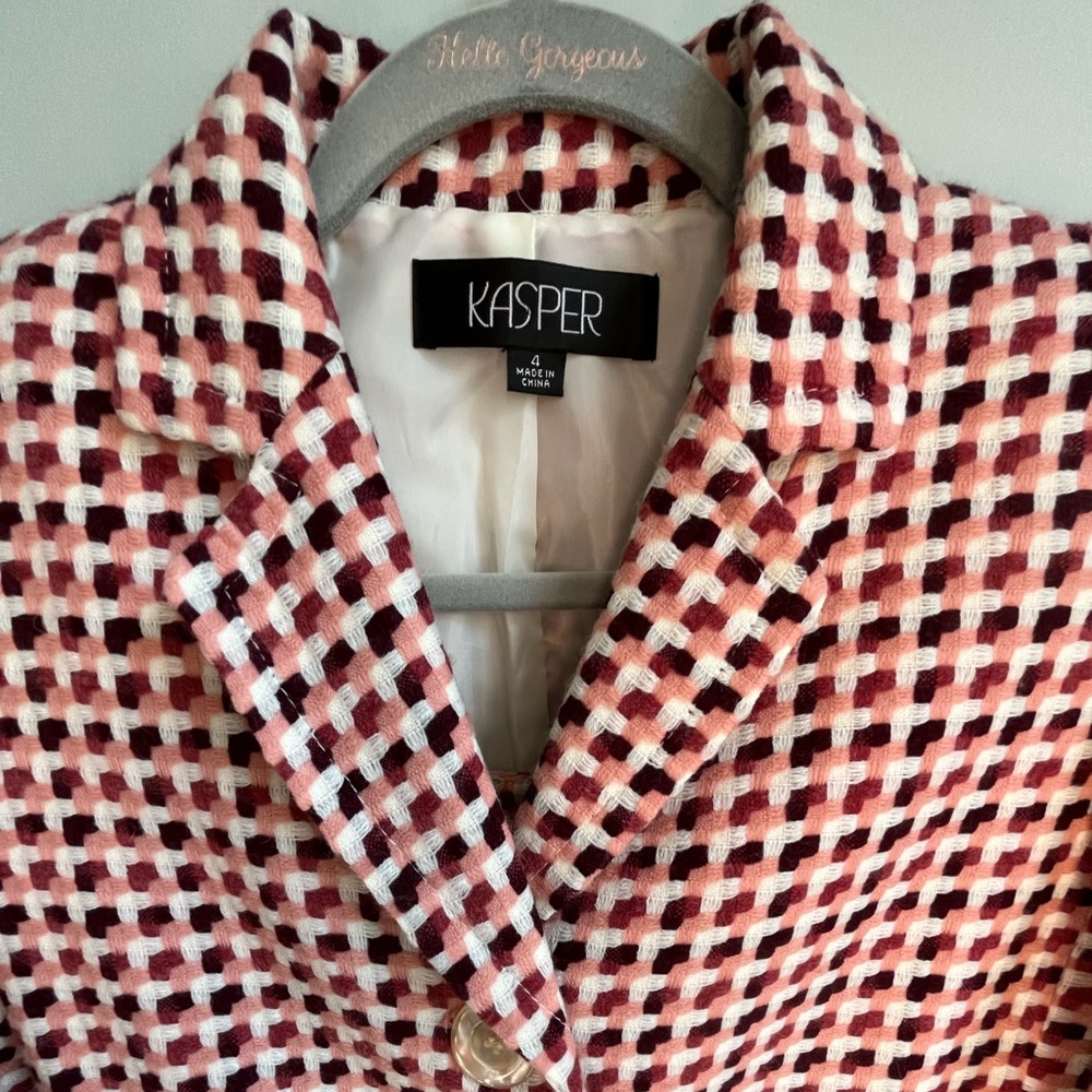 Kasper Red and White suit - Picture 5 of 8